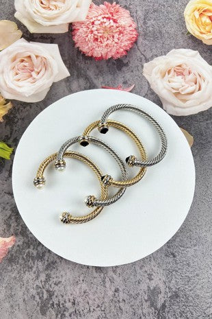 Twisted Bracelet w/ Stone